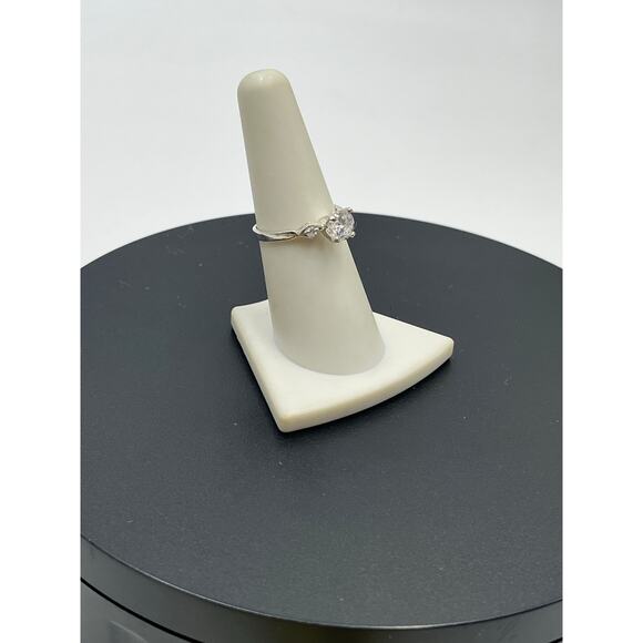 Designer Solitaire CZ Sterling Silver Sz 7 makers mark 2 grams Engagement Ring - Picture 7 of 9